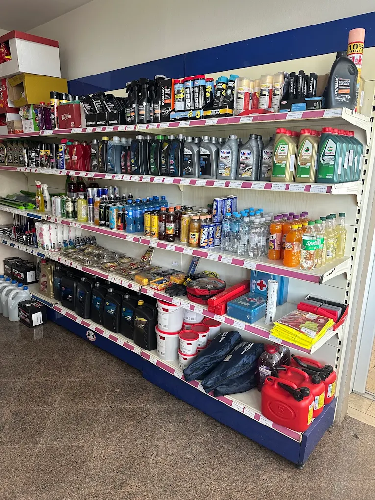 Trgovina i auto oprema na ENERGY MAX postaji
